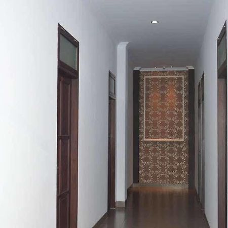 Oyo 1631 Aristo Home Makassar Exterior photo
